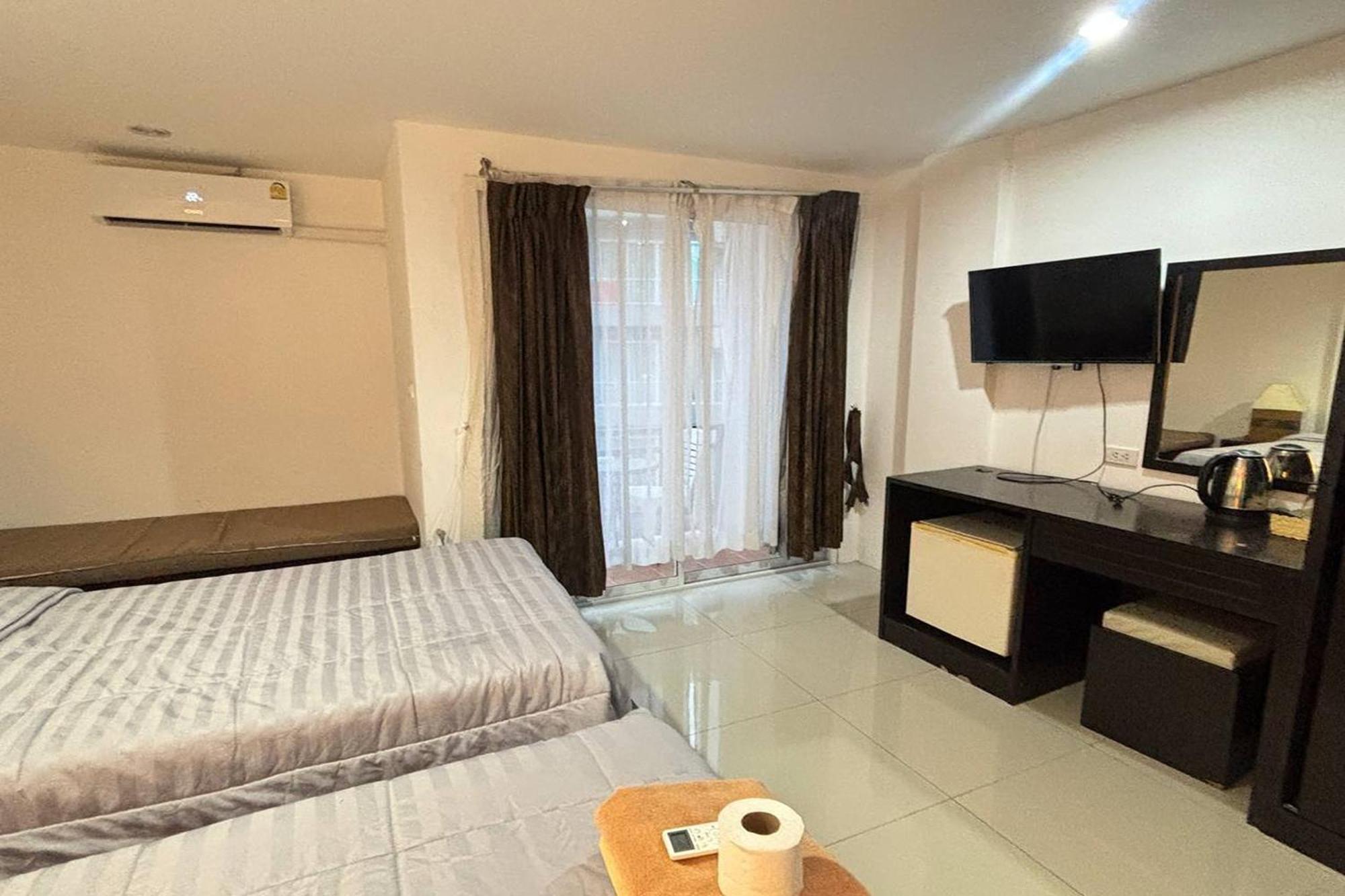 Hotel Praew Mansion Kamala Beach Esterno foto