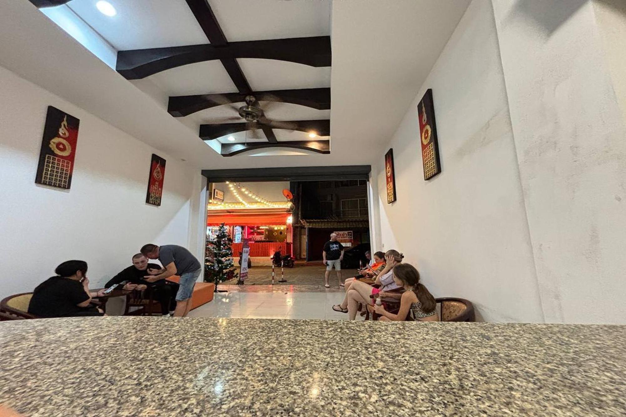 Hotel Praew Mansion Kamala Beach Esterno foto